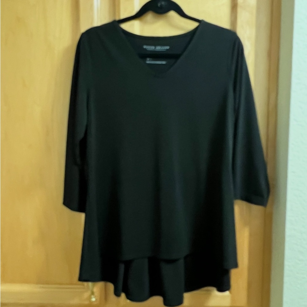 Susan Graver Classic Black Top